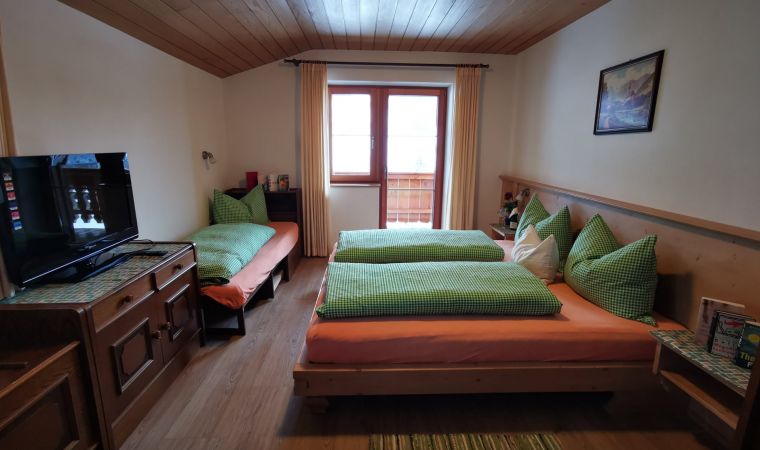 Sonnblick Schlafzimmer.jpg