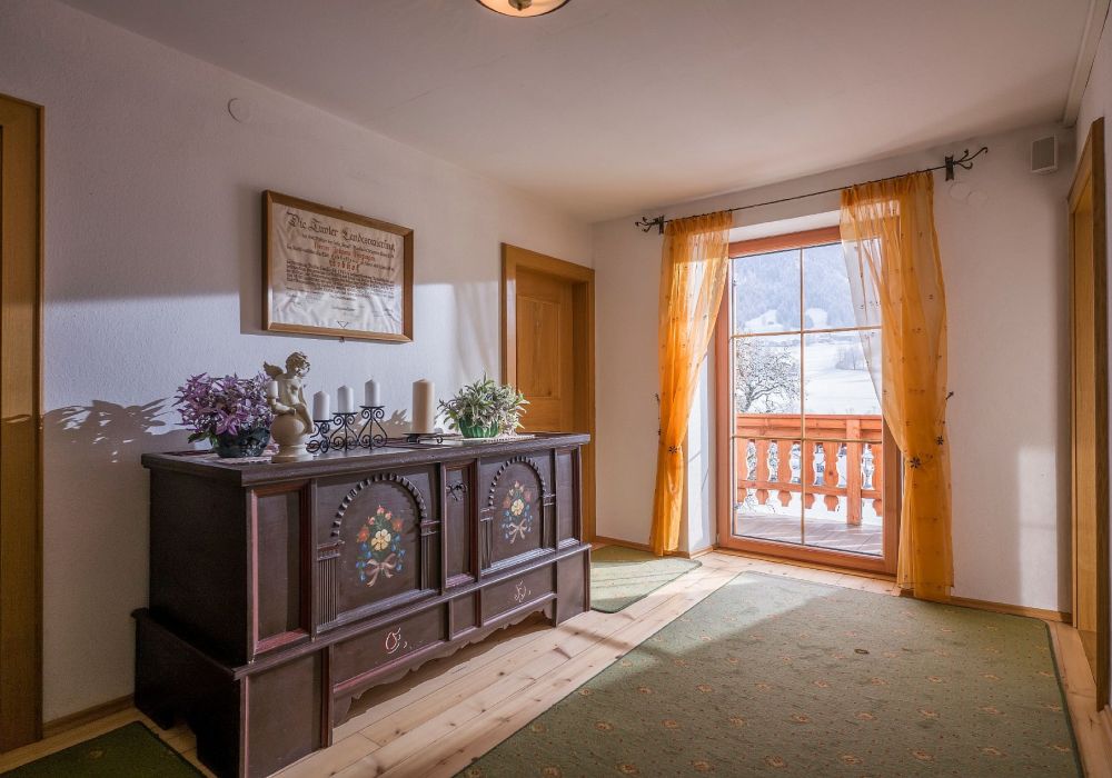 Haus_Streifhof_Moosen_11_Brixen_Gang_1.jpg